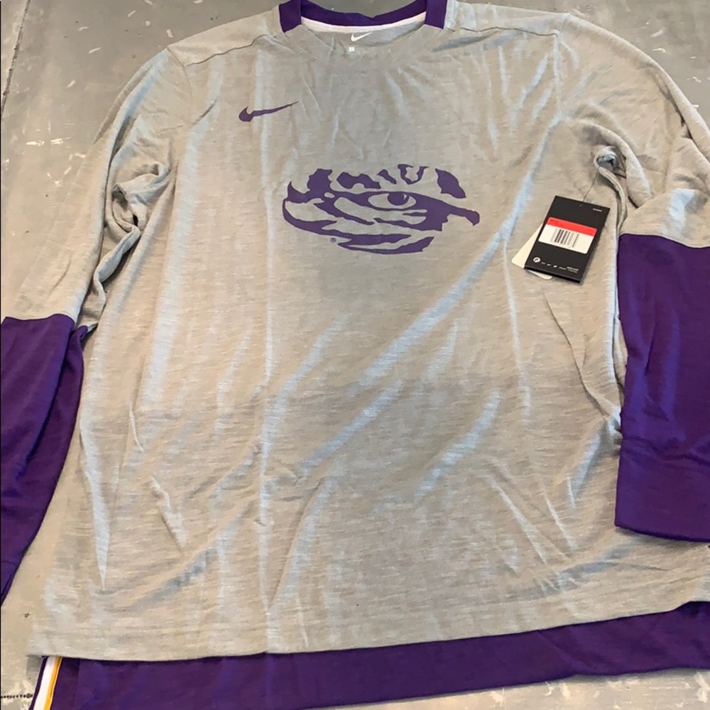 Nike men’s LSU team long sleeve T-shirt large